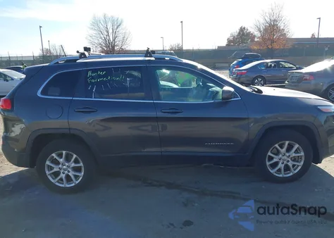 2016 Jeep Cherokee Latitude z USA, uszkodzony, nr VIN 1C4PJMCS1GW242738